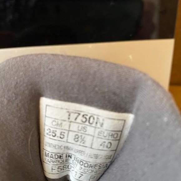 Asics Gel Nimbus 19 Athletic Running Shoes - Picture 8 of 8